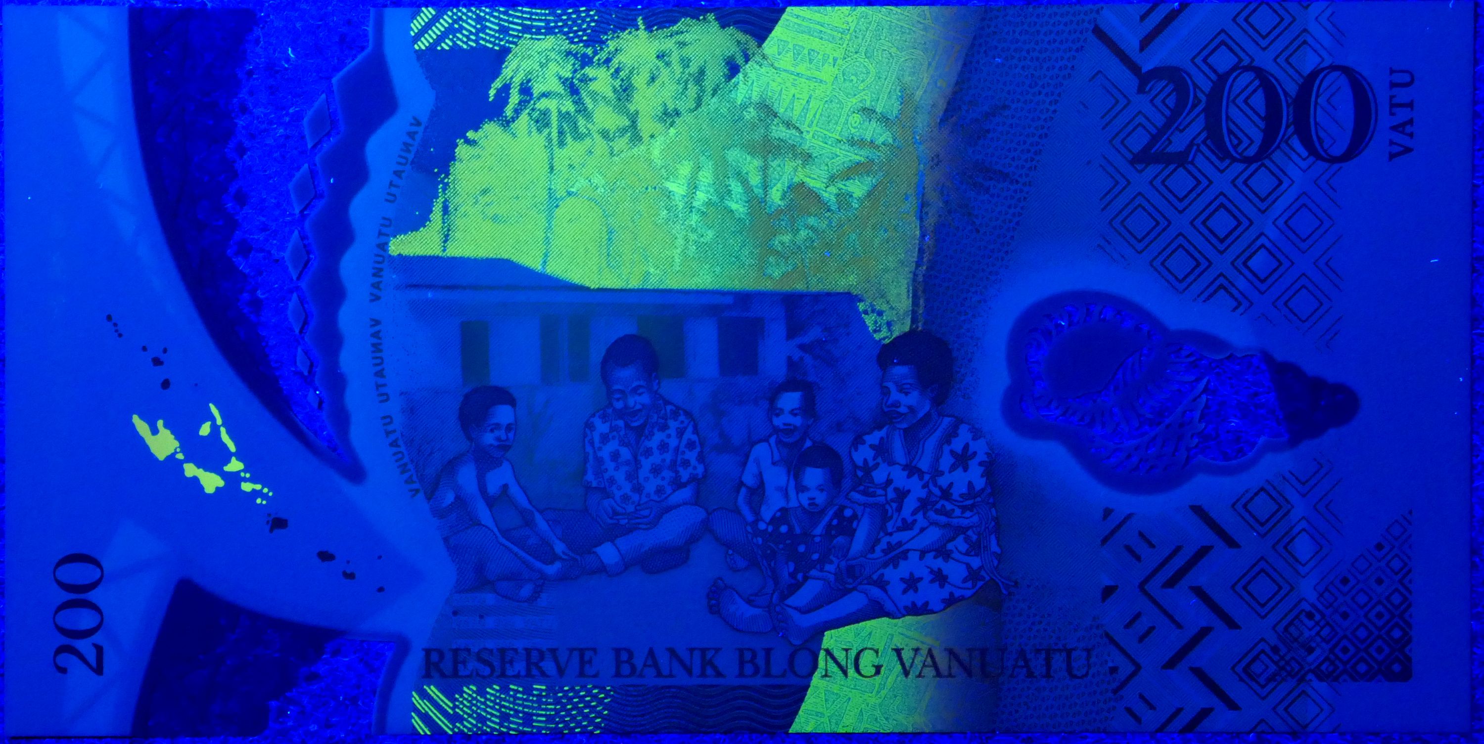 Vanuatu P-12 POLYMER 200 Vatu ND(2014)—Pink—Arms—Family & Stadium