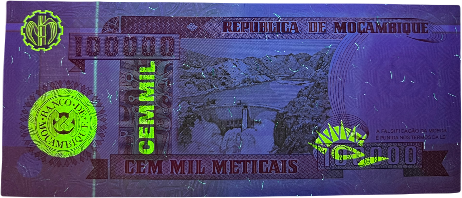 Mozambique P139 100000 Meticais 1993 UNC—AK-47—Modernism—Dam