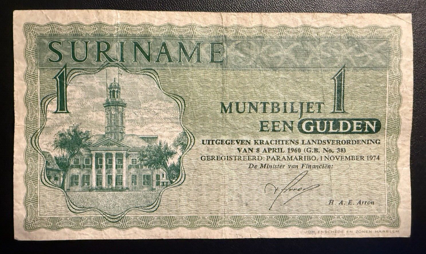 Suriname 1 gulden, rare variant P-116c, 1974 est. VF muntbiljet0
