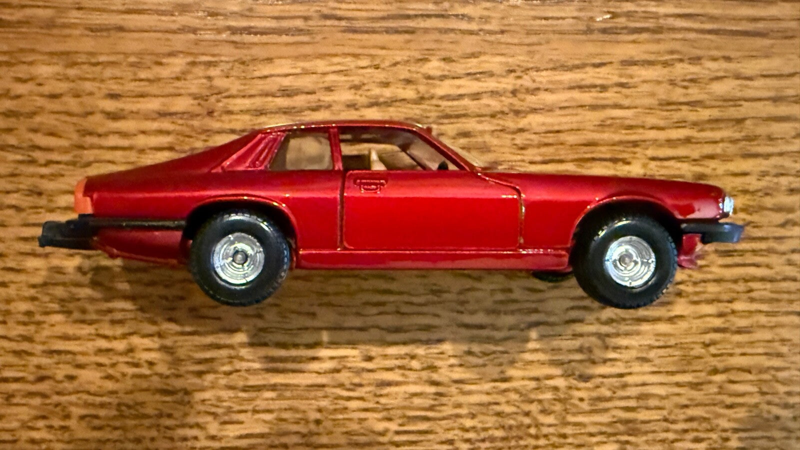 Corgi 319 Jaguar 319 in original box as shown8