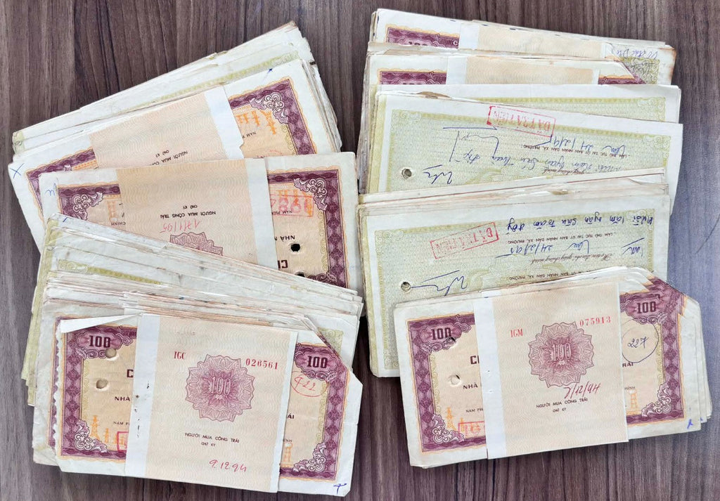 Vietnam Labor/Construction Bond 100 Dong 1984—Clipped—Công Trái Xây Dựng