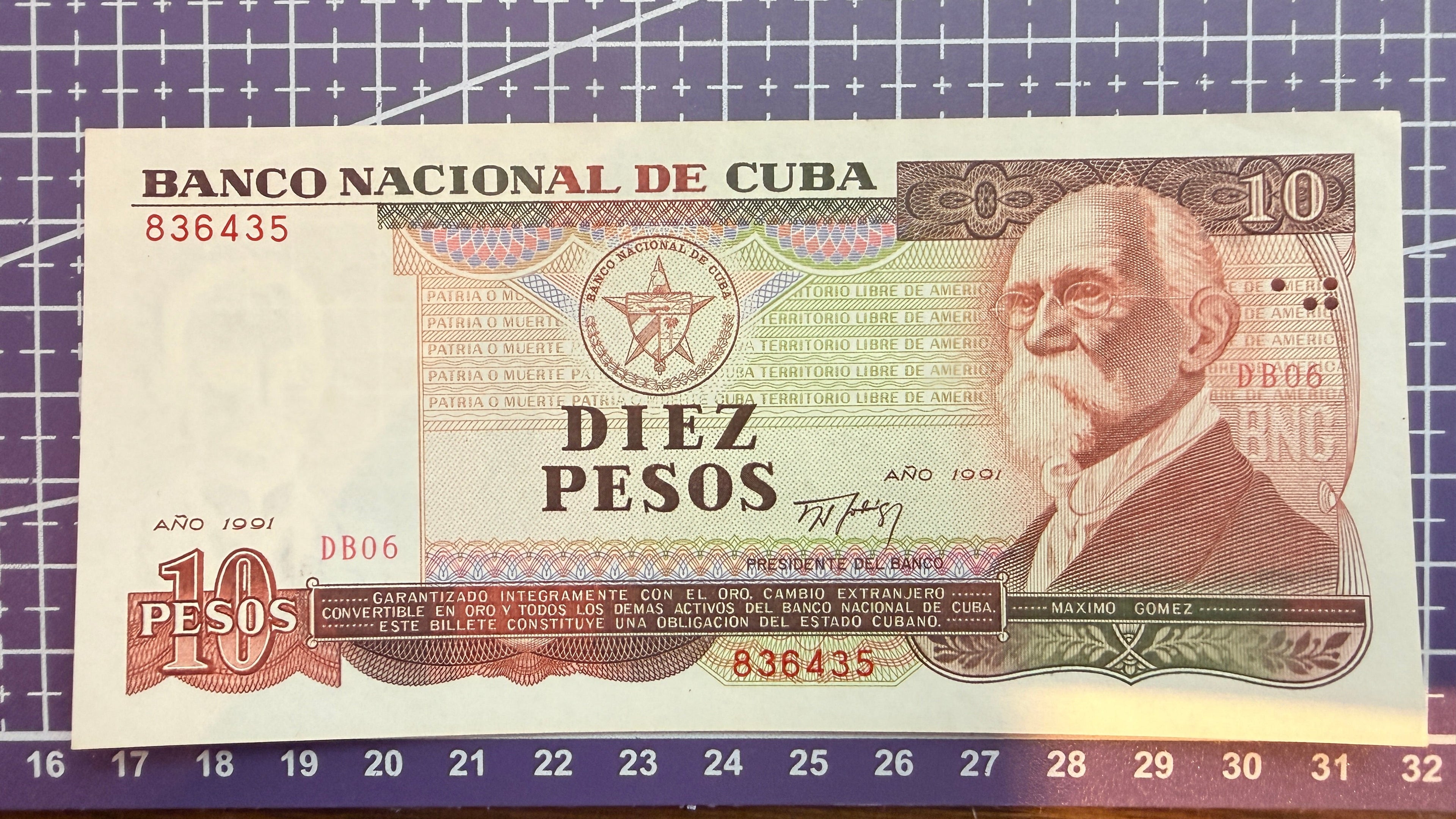 Caribbean P109 10 pesos 1991 UNC Gómez purple